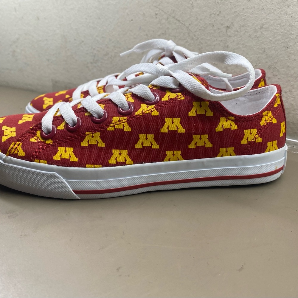 New Unisex University Of Minnesota Row One Canvas Sneakers Size Men 3.5/Women 5